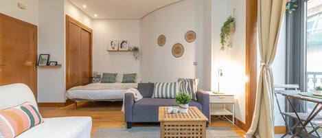 1 dormitorio, tabla de planchar con plancha, wifi gratis y ropa de cama