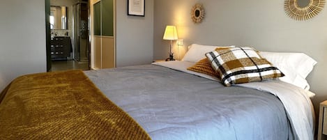 2 bedrooms, iron/ironing board, free WiFi, bed sheets