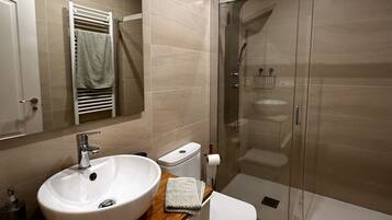 Douche, serviettes fournies