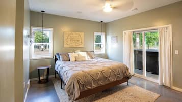 3 室のベッドルーム、デスク、アイロン / アイロン台、WiFi (無料)