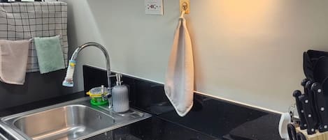 微波炉、厨具/餐具、纸巾