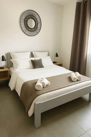 4 bedrooms, iron/ironing board, free WiFi, bed sheets