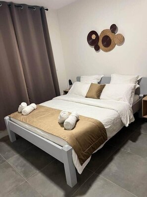 4 bedrooms, iron/ironing board, free WiFi, bed sheets - Villa Le Roc de Malendure (Bouillante)