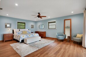 2 bedrooms, desk, travel crib, WiFi (free) - River House with Dock, Waterfront Stunner Sunrise to Sunset (St Johns)