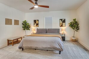 1 Schlafzimmer, Schreibtisch, Bügeleisen/Bügelbrett, Internetzugang