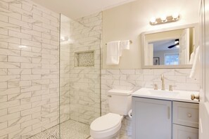 Hair dryer, towels - 'Sandhills Sanctuary' Home Near Golfing! (Southern Pines)