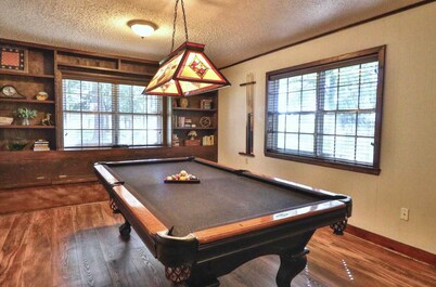 Relaxing Lake House Retreat on 12 Acres