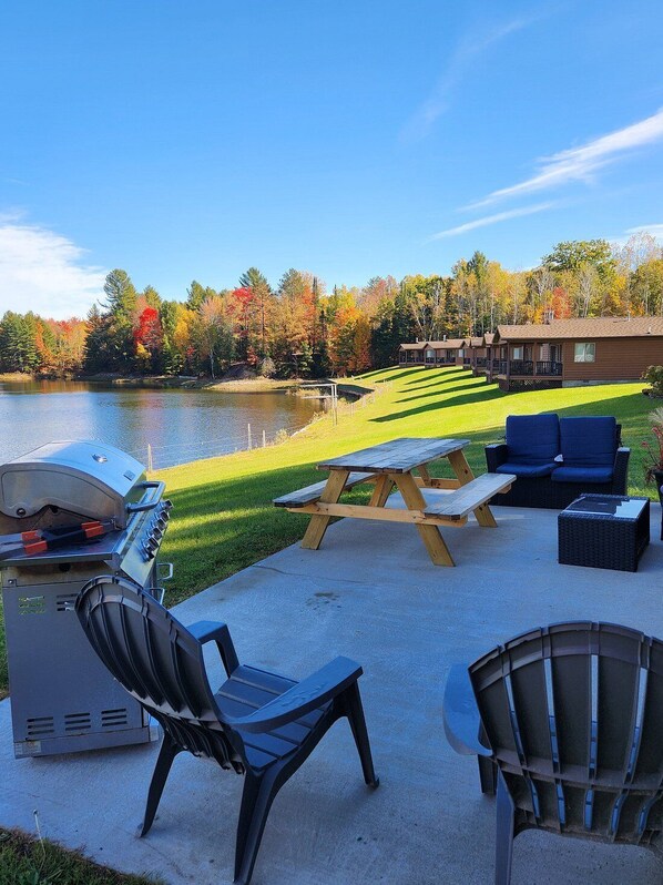 Deluxe Cabin, 2 Bedrooms, Lake View