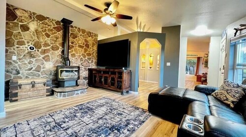 Wandering Oaks Home @Sky Meadows Ranch