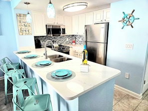 Fridge, microwave, oven, stovetop - Penthouse Ocean View from 1802. Beach Front Top Floor (Destin)