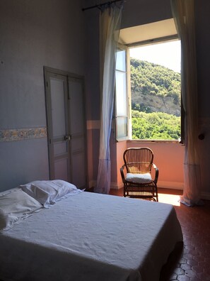 8 soverom, strykejern/-brett, wi-fi og sengetøy