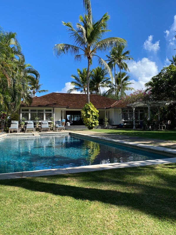 Outdoor pool, a heated pool