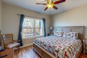 1 bedroom, iron/ironing board, internet, bed sheets