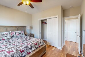 1 habitación, tabla de planchar con plancha, internet y ropa de cama