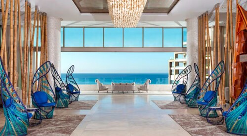 Luxury 3-Bedroom Suite with Ocean Front Views in Sunny Los Cabos 