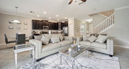Tampa Private Home/Game Room/Theater Room & more!