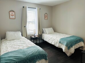 2 chambres, lit parapluie, Wi-Fi, draps fournis