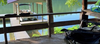 Cozy Waterfront 1-bedroom with WiFi and AC in charming Harriman