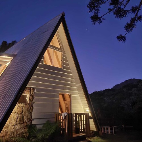 Chalet in the middle of the icy mountains of Urubici-