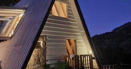 Chalet in the middle of the icy mountains of Urubici-