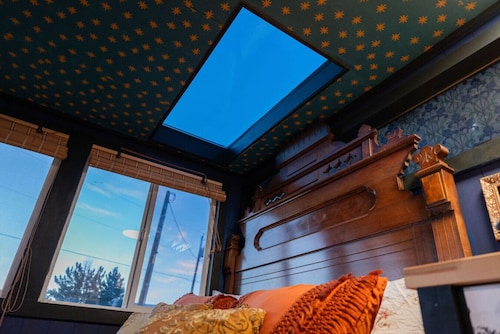 Romantic Houseboat with out of this World Star Gazing