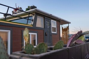 Exterior detail - Romantic Houseboat with out of this World Star Gazing (Alpine)