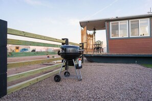 Terrace/patio - Romantic Houseboat with out of this World Star Gazing (Alpine)