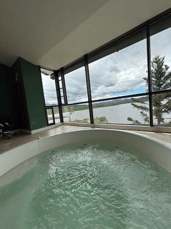Private spa tub