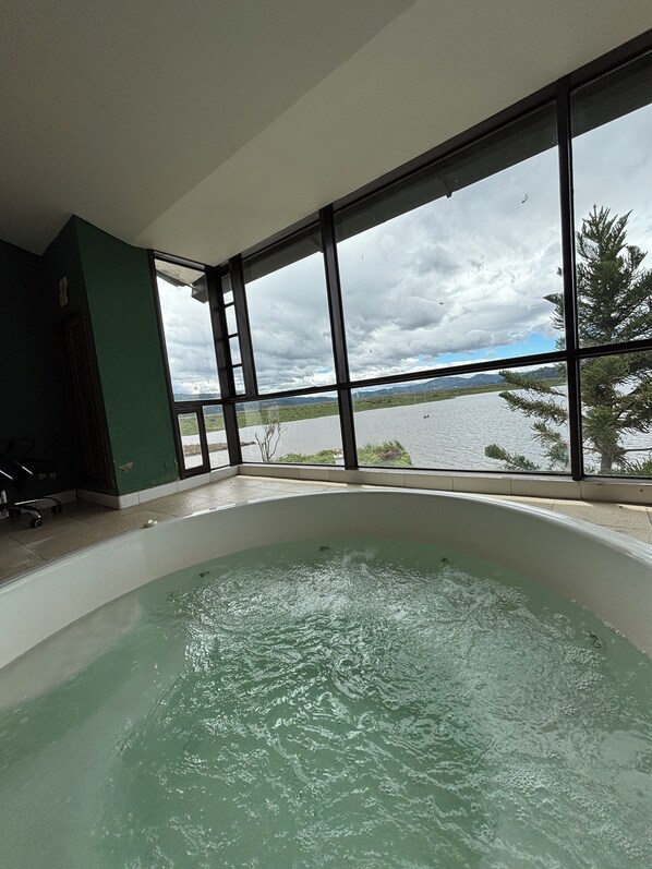 Private spa tub