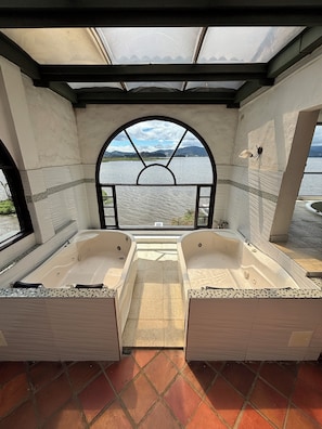 Private spa tub