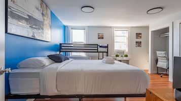 2 chambres, bureau, fer et planche à repasser, lit parapluie