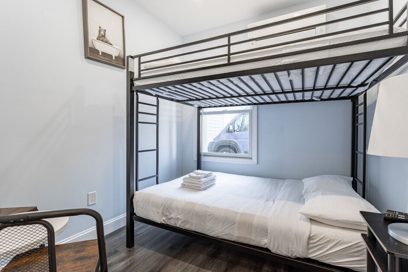 4 bedrooms, desk, iron/ironing board, travel crib