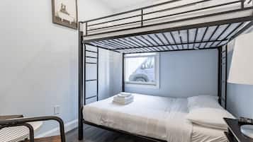 4 bedrooms, desk, iron/ironing board, travel cot