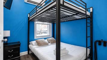 4 bedrooms, desk, iron/ironing board, travel cot