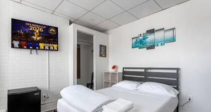Penthouse 4BR — 4BR/2BA/9 Beds