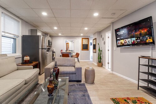 Updated 3BR (9 Beds) | Walk to NYC Transit