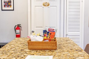 Dining - Updated 3BR (9 Beds) | Walk to NYC Transit (Bayonne)