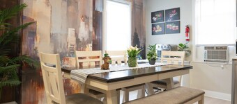 Deluxe 4BR Duplex | Sleeps 16+ | Near NYC