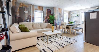 Deluxe 4BR Duplex | Sleeps 16+ | Near NYC