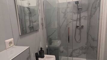 Handtücher, Toilettenpapier