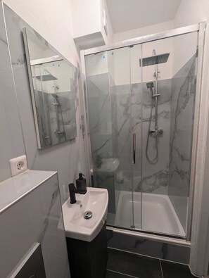 Handdoeken, toiletpapier