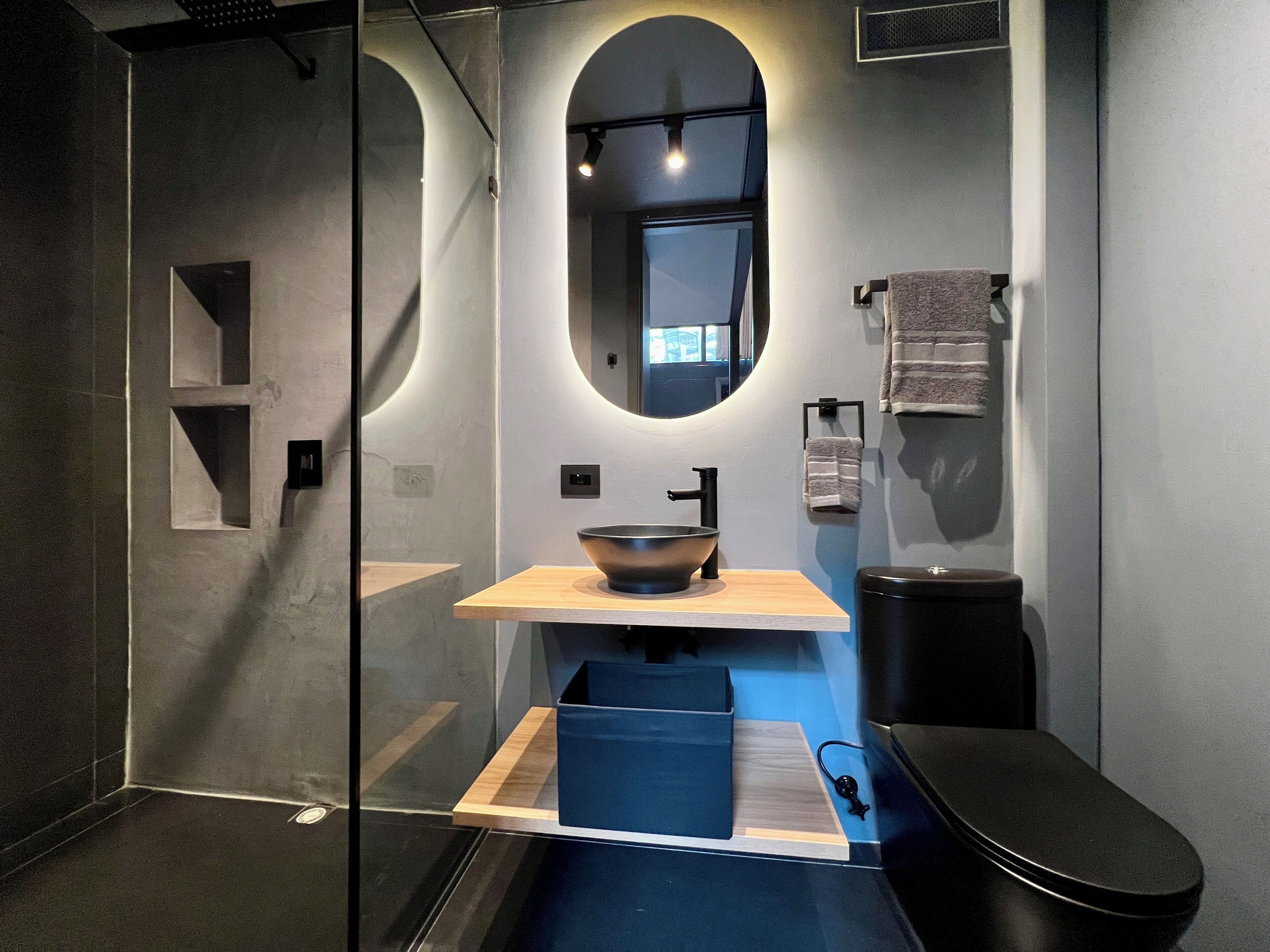 Alloggio Deluxe su due livelli | Bagno | Doccia, asciugacapelli, asciugamani, sapone