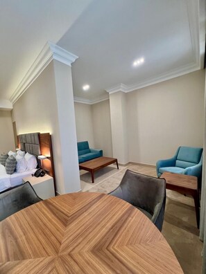 1 bedroom, premium bedding, memory-foam beds, in-room safe