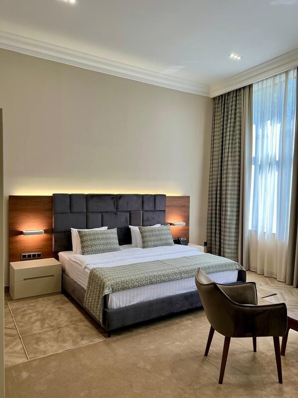 Luxury Double Room, 1 King Bed with Sofa bed, Non Smoking