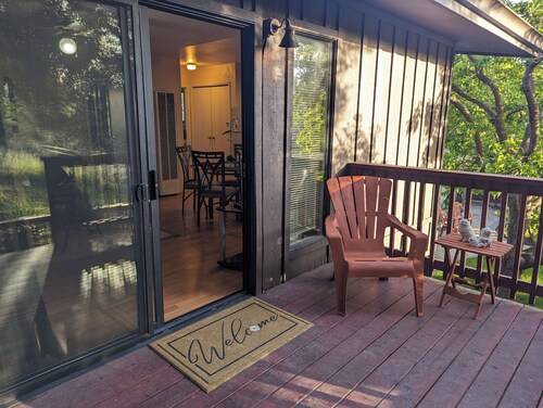 Charming 1-bedroom apartment in fabulous Castro Valley with WiFi