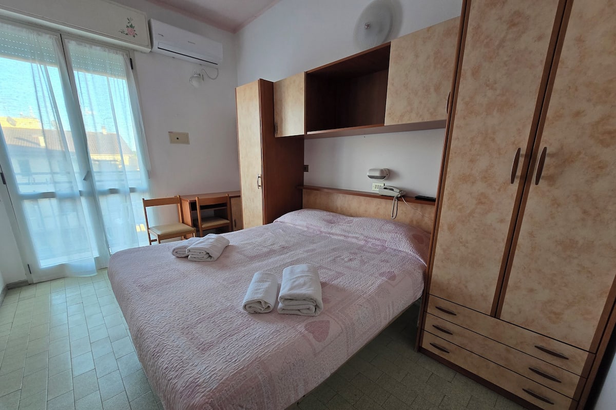 Chambre Double Ăconomique | Coffres-forts dans les chambres, Wi-Fi gratuit, draps fournis