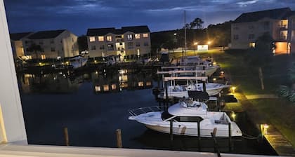 2BD/2 BR Water Front Condo ... Haven in the springs