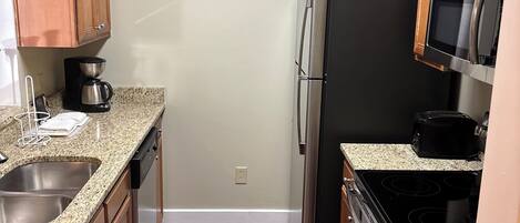 Micro-ondas, fogão, cooktop, lava-louças