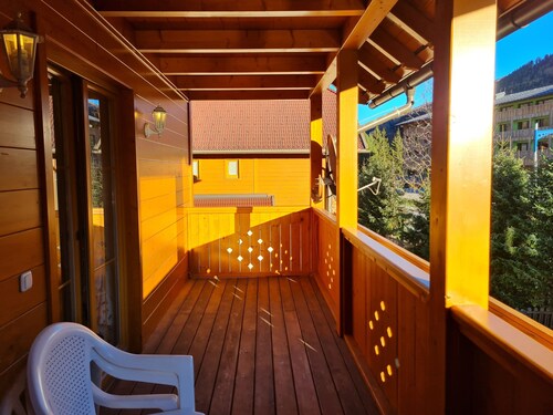 Apartment With Mountain Views & Ski Access