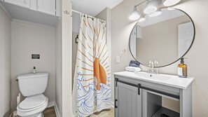 Hair dryer, towels - Steps to BEACH/POOL/Times square (Fort Myers Beach)